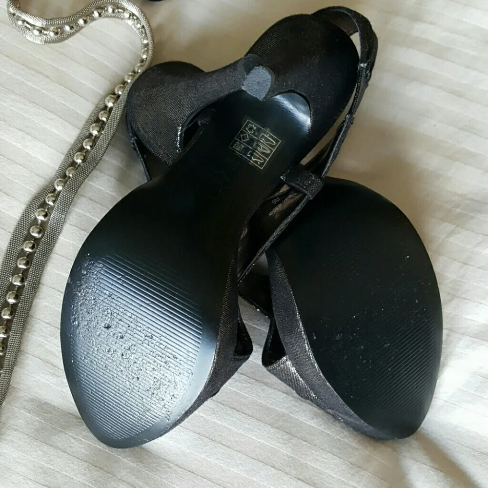Moda black open heels